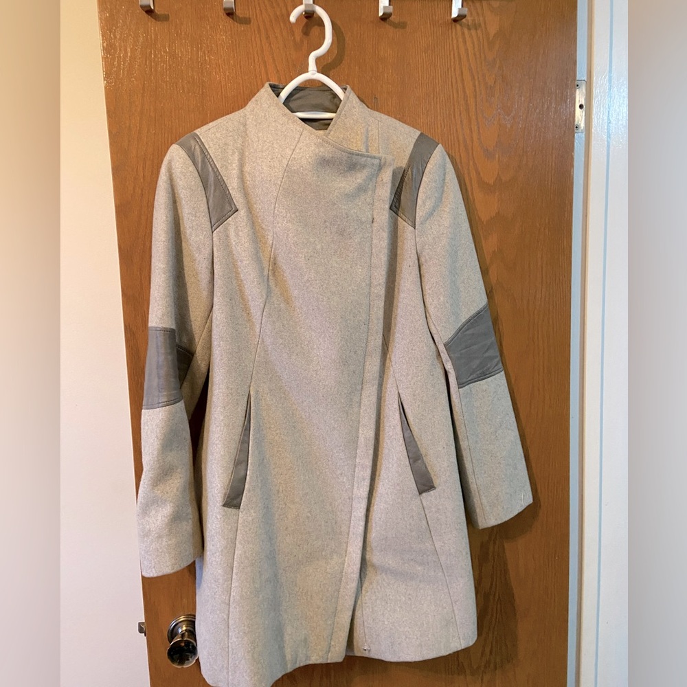 Flattering modern Calvin Klein wool jacket. Perfect condition.